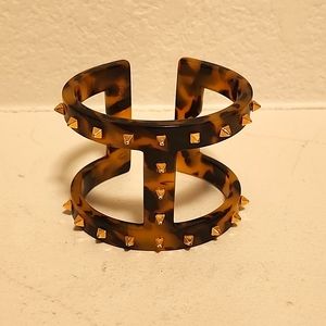 Spiked cuff